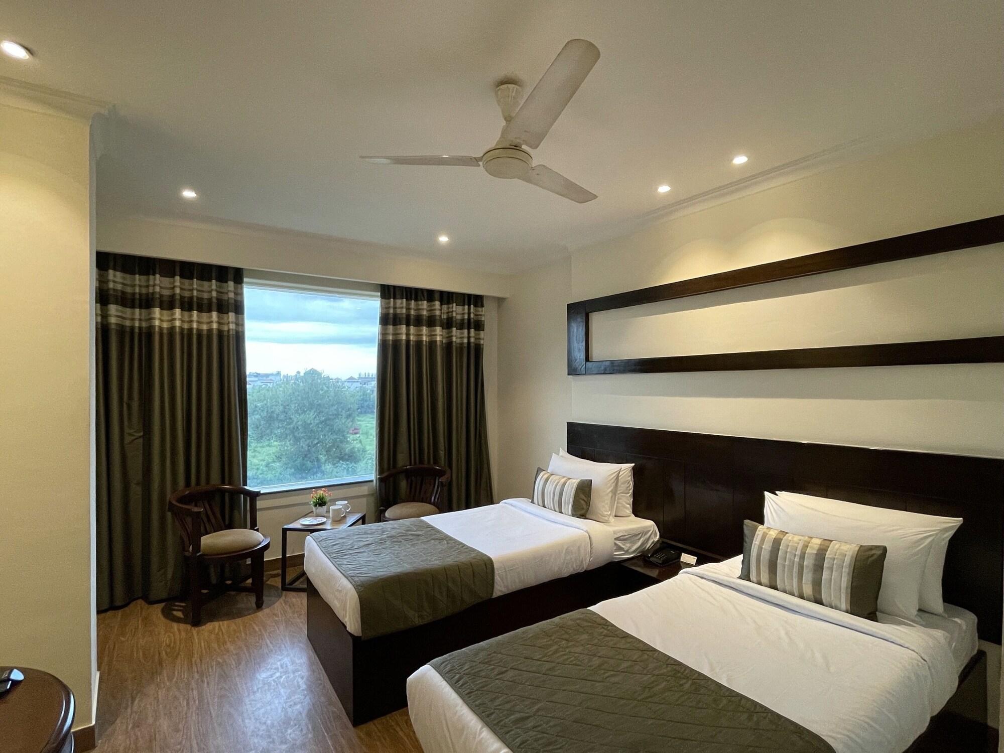 Royale Sarovar Portico Agra Agra  Kültér fotó