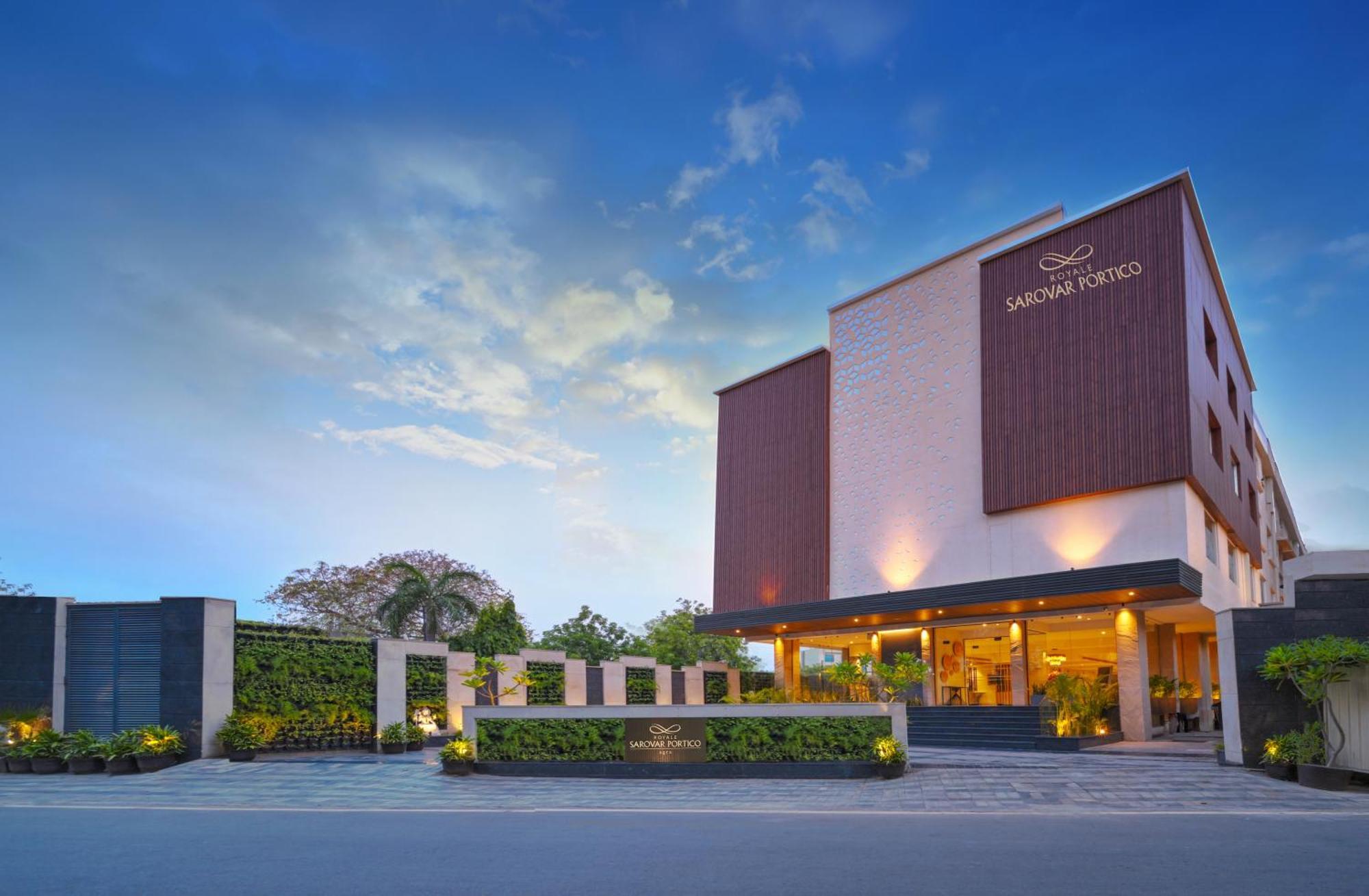 Royale Sarovar Portico Agra Agra  Kültér fotó