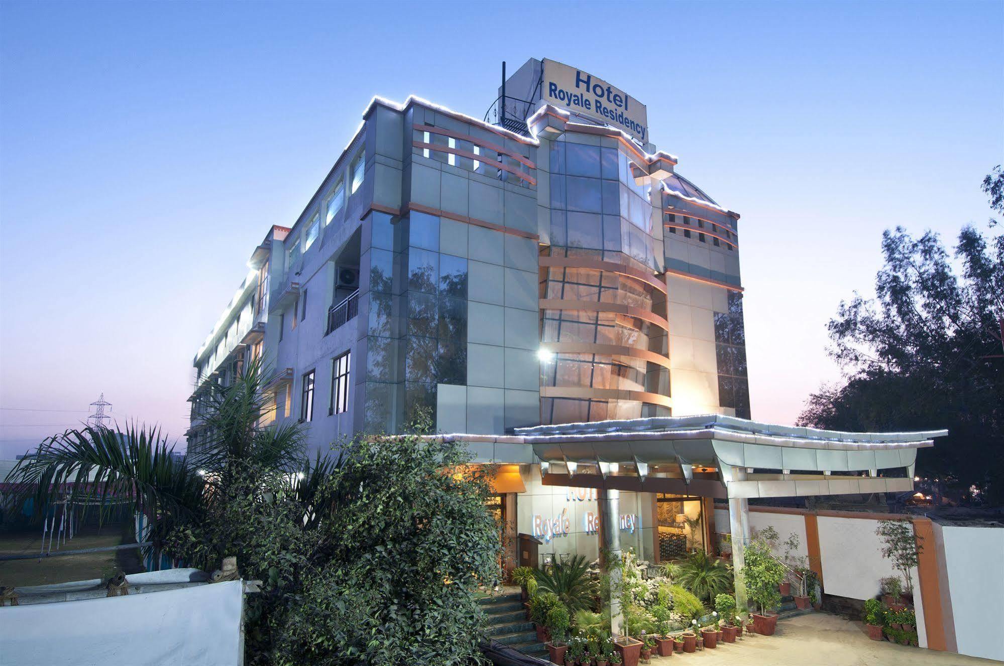 Royale Sarovar Portico Agra Agra  Kültér fotó